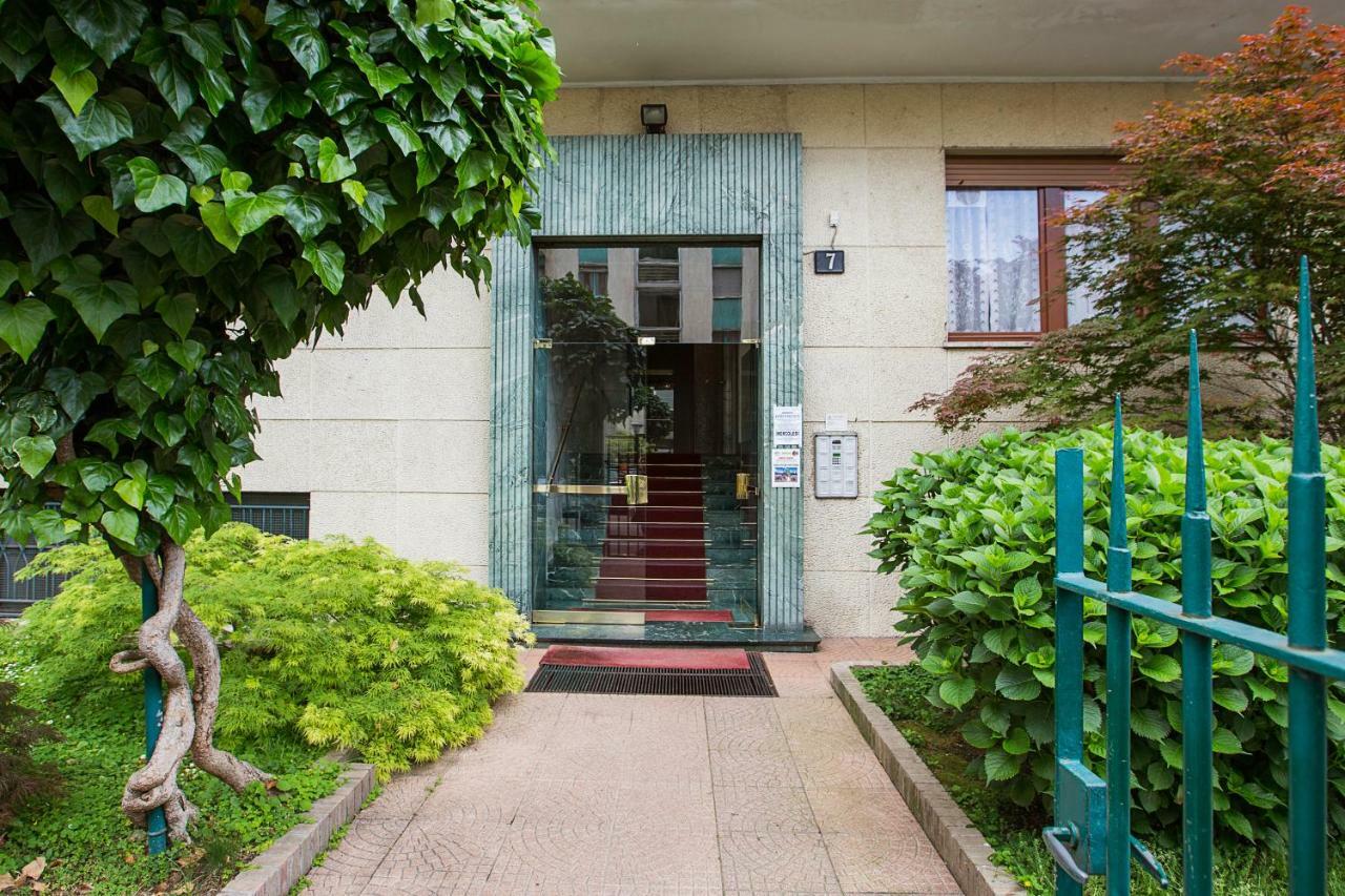 Lorenteggio Studio Apt Milán Exterior foto